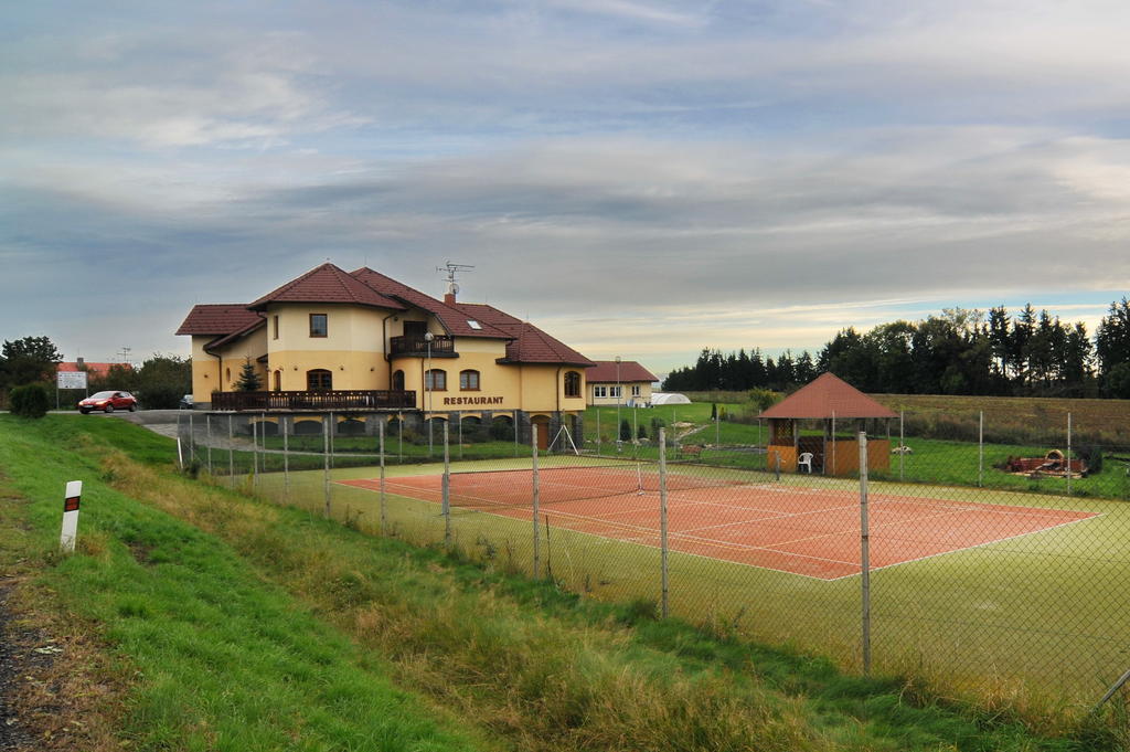 Penzion Stary Dvur Hotel Nove Dvory  Exterior photo